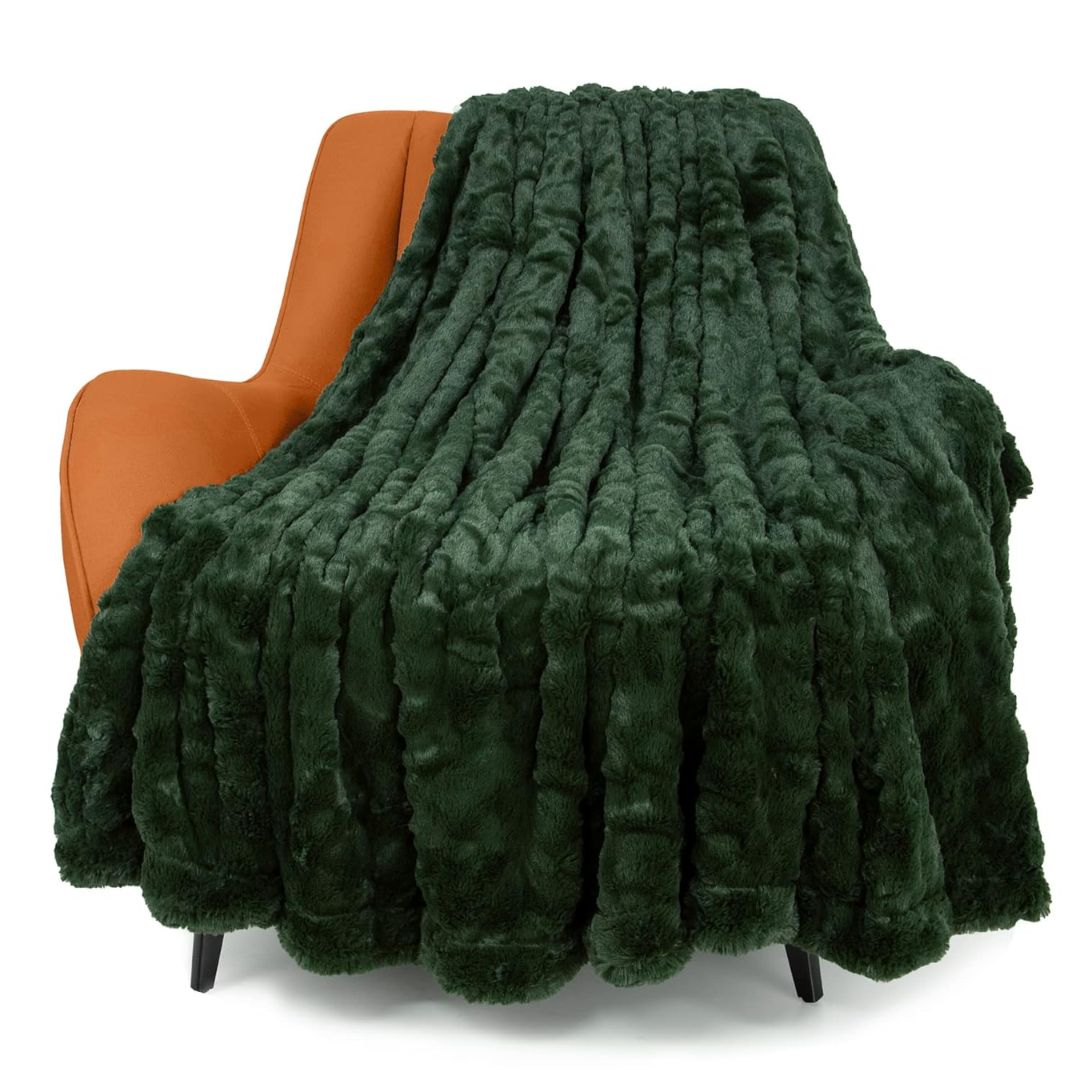 TOONOW Faux Fur Throw Blanket – Soft & Fluffy, Olive Green (Throw)