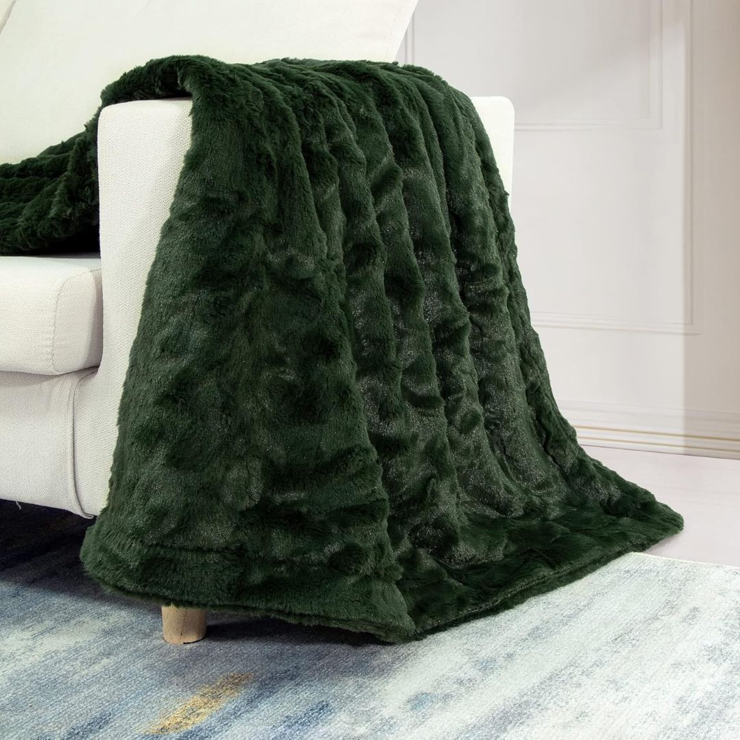 TOONOW Faux Fur Throw Blanket – Soft & Fluffy, Olive Green (Throw) - Image 6