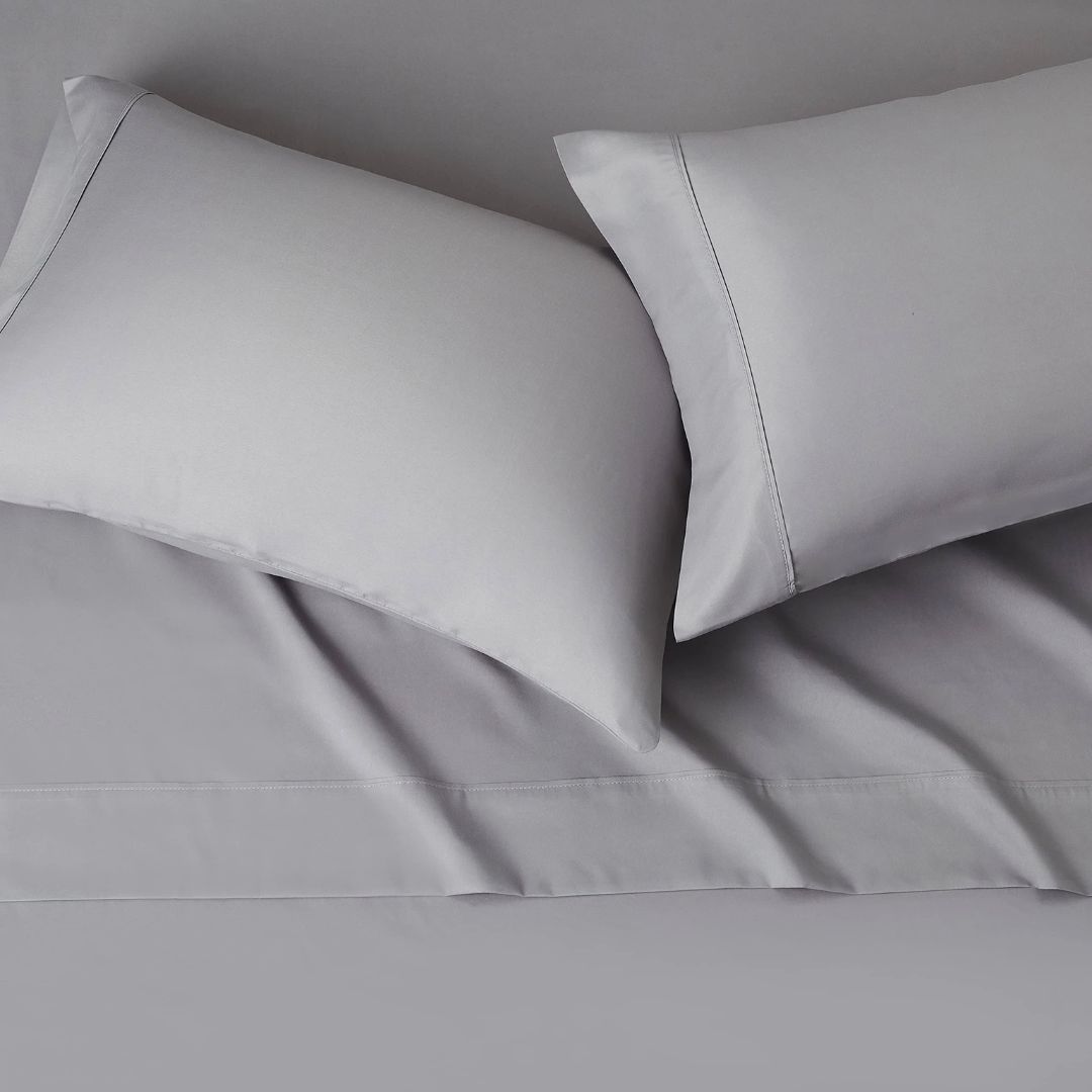 Amazon Basics4 Piece Deluxe Microfiber Bed Sheets, Queen Size, Dark Gray, Solid - Image 3